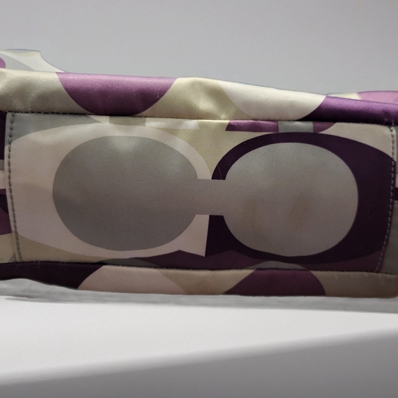 Coach 2 Piece Hobo SATEEN Scarf Print. 2011 Purple GREY SILVER AND WHITE. - Picture 7 of 12